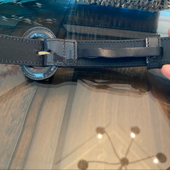 Yves Saint Laurent Patent Gray Leather Belt - Picture 8 of 13